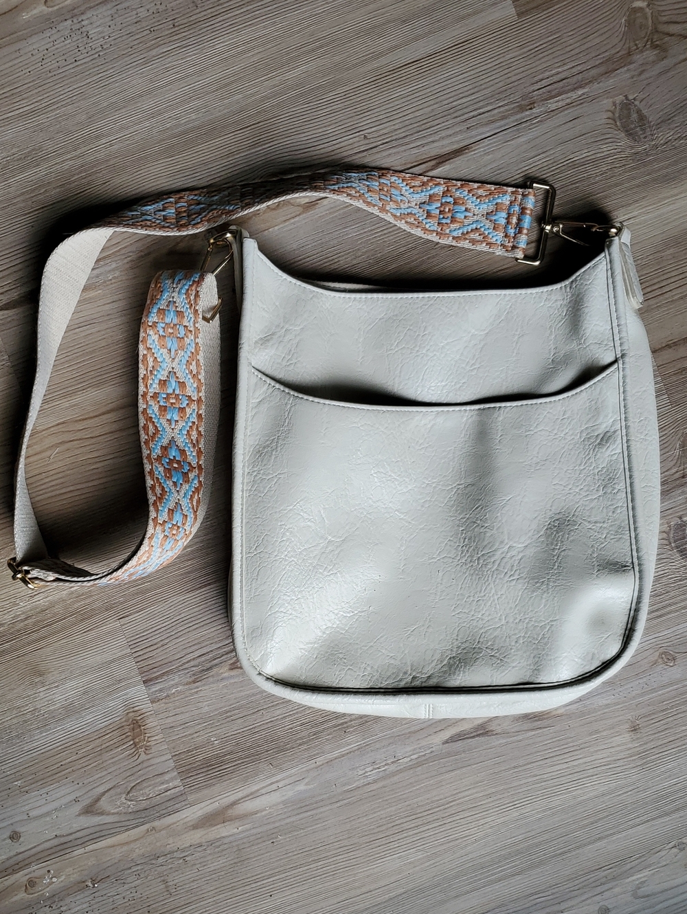 Ah dorned Cream Crossbody Shoulder Bag with Patterned Adjustable Strap GUC